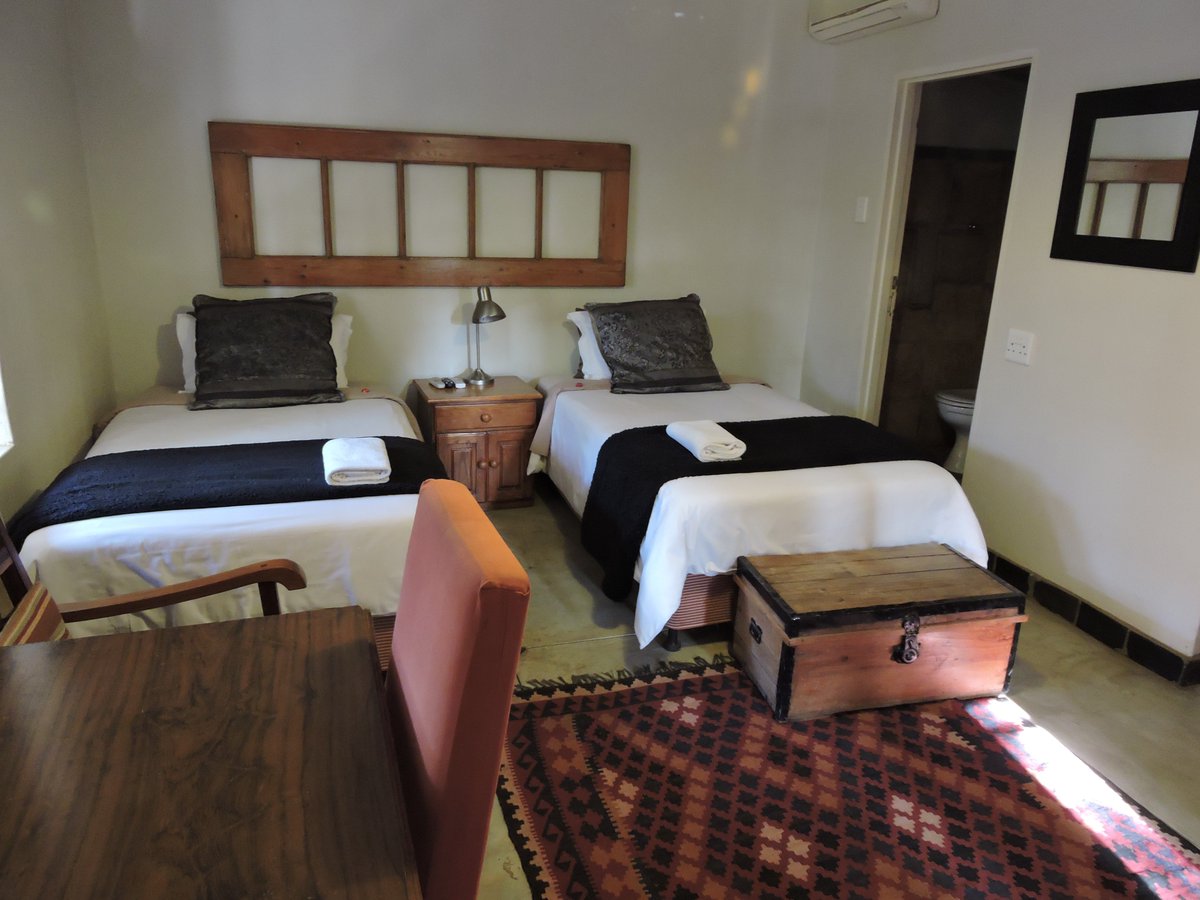 #DidYouKnow 
You can come to #Komatipoort and stay with us for 2 nights for 2 people for R1500.00 - #Askus right here 
dombalodge.co.za