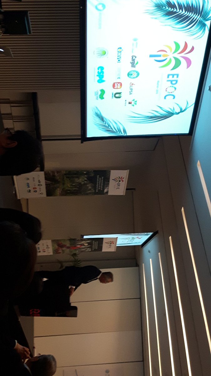 Daphne020's tweet photo. No palm oil is not the solution. Frans Claassen @Epoc #epoc2018 https://t.co/Wc9EnJW1aw