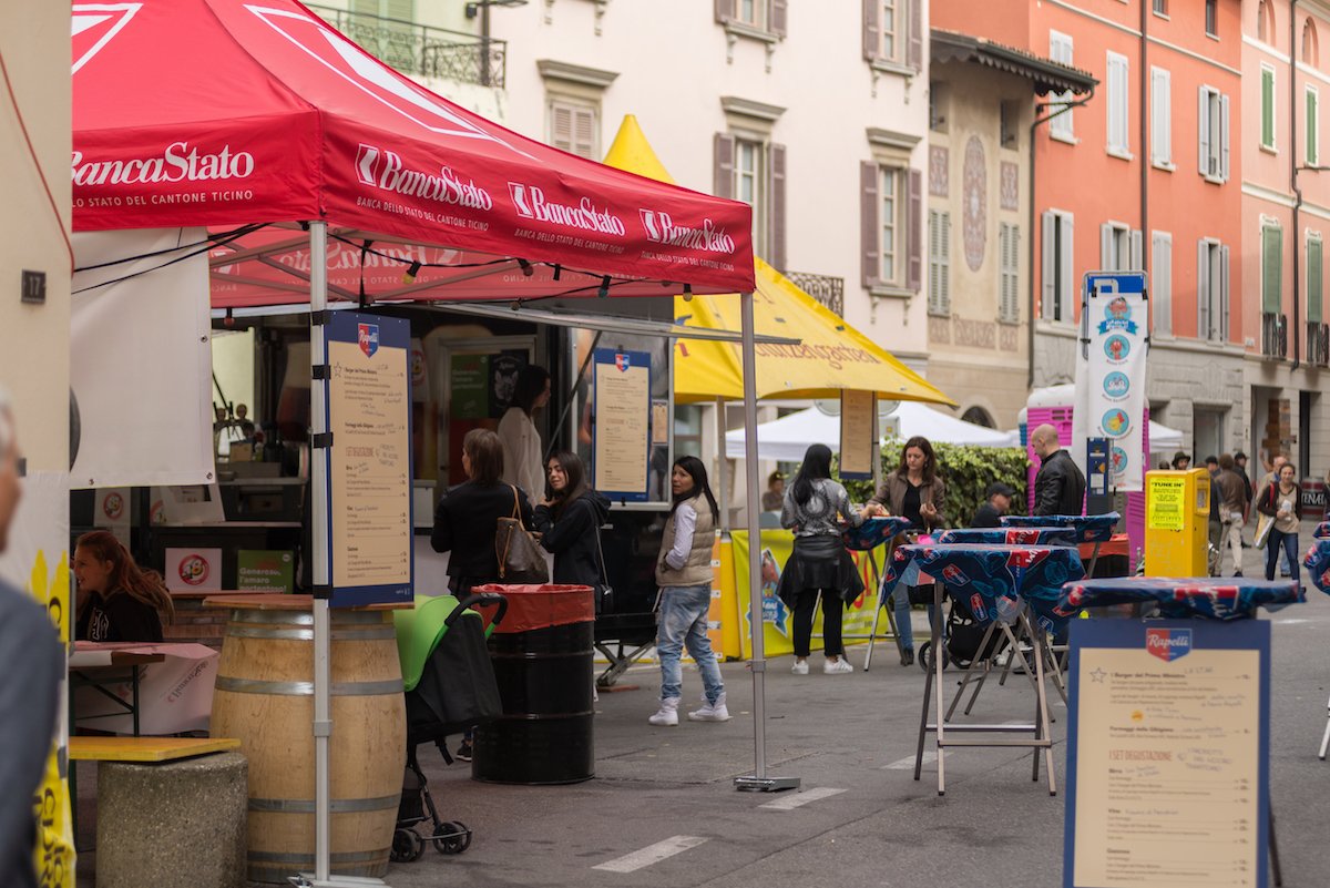 Cosa non può mancare a settembre? La Sagra del Borgo a #Mendrisio naturalmente! Come da tradizione, il "Magnifico Borgo" si è riempito di persone alla scoperta di tradizioni e prodotti del nostro territorio. Una manifestazione sostenuta con passione da #BancaStato.