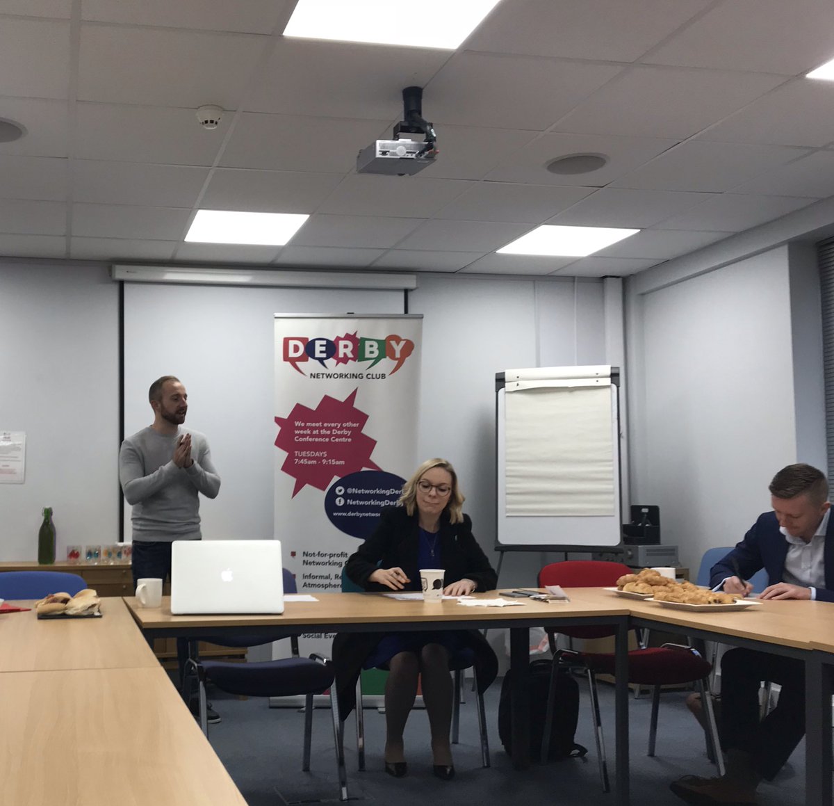 Smashing morning already <a href="/NetworkingDerby/">DerbyNetworkingClub</a> <a href="/OberoiBizHub/">Oberoi Business Hub</a> #networkingderby with <a href="/LauraJEtheridge/">Laura Etheridge</a> <a href="/derbyphotos/">‘AV IT Media</a> <a href="/LimbyHallPA/">Sam Palmer-Granville</a> lots of new faces which is lovely 😊 #business #derby