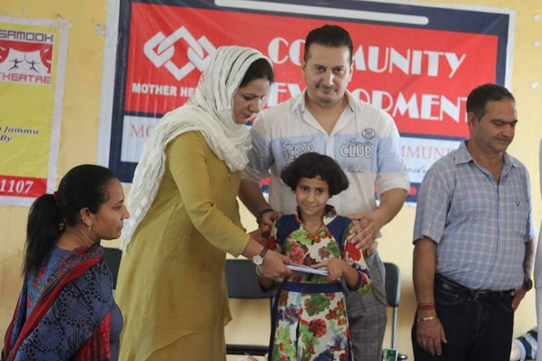 motherhelpage's tweet image. Community Development Programme at Purkhoo Migrant Camp Jammu

#developingcommunities
#universalbrotherhood
#educationforall
