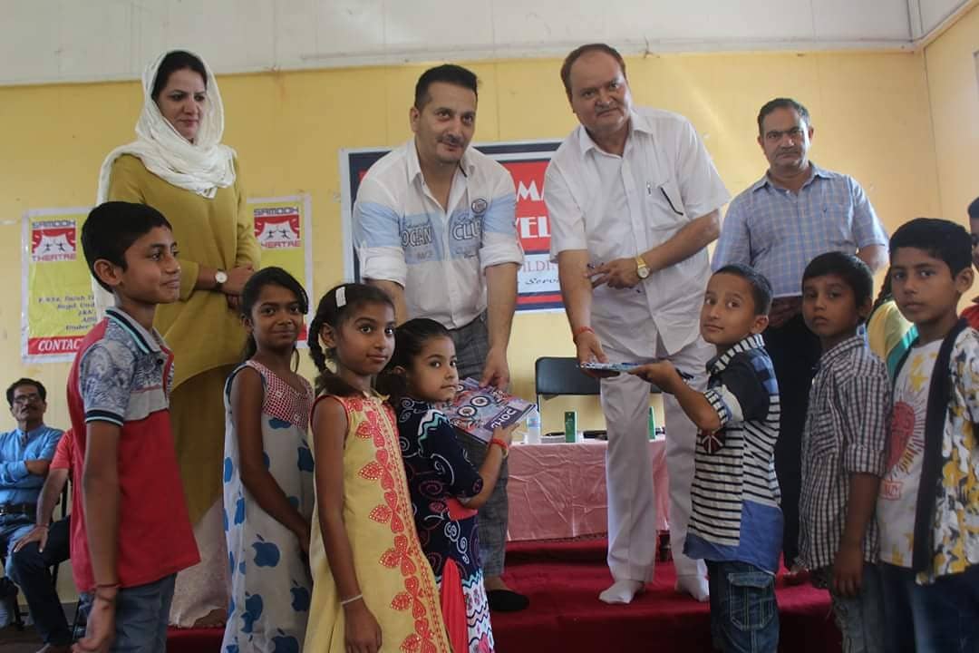 motherhelpage's tweet image. Community Development Programme at Purkhoo Migrant Camp Jammu

#developingcommunities
#universalbrotherhood
#educationforall