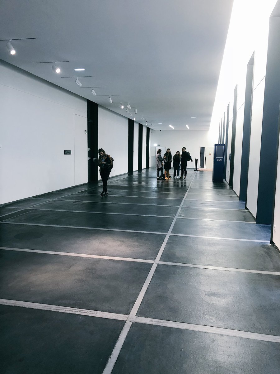 NinadesJardins's tweet photo. Et hop: changement de plateau... après #EmTechEu le @QuaiDesSavoirs en pleine mue pour présenter le #MoisDesign ! Les étudiants du DSAA Design Lycée Rives Gauche à pied d’œuvre pour présenter 4 de leurs projets de fin d’études ! Hâte 🤩 #Design #recherche #accessibilite #3D https://t.co/vub3FCo5tr
