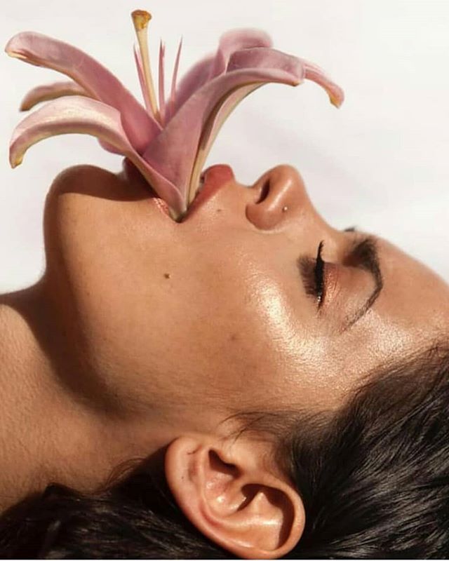 bmbeaute's tweet photo. Bloom 📷 via @adrianaroslin https://t.co/vAFPoLBylJ https://t.co/ozUeyA3hsF