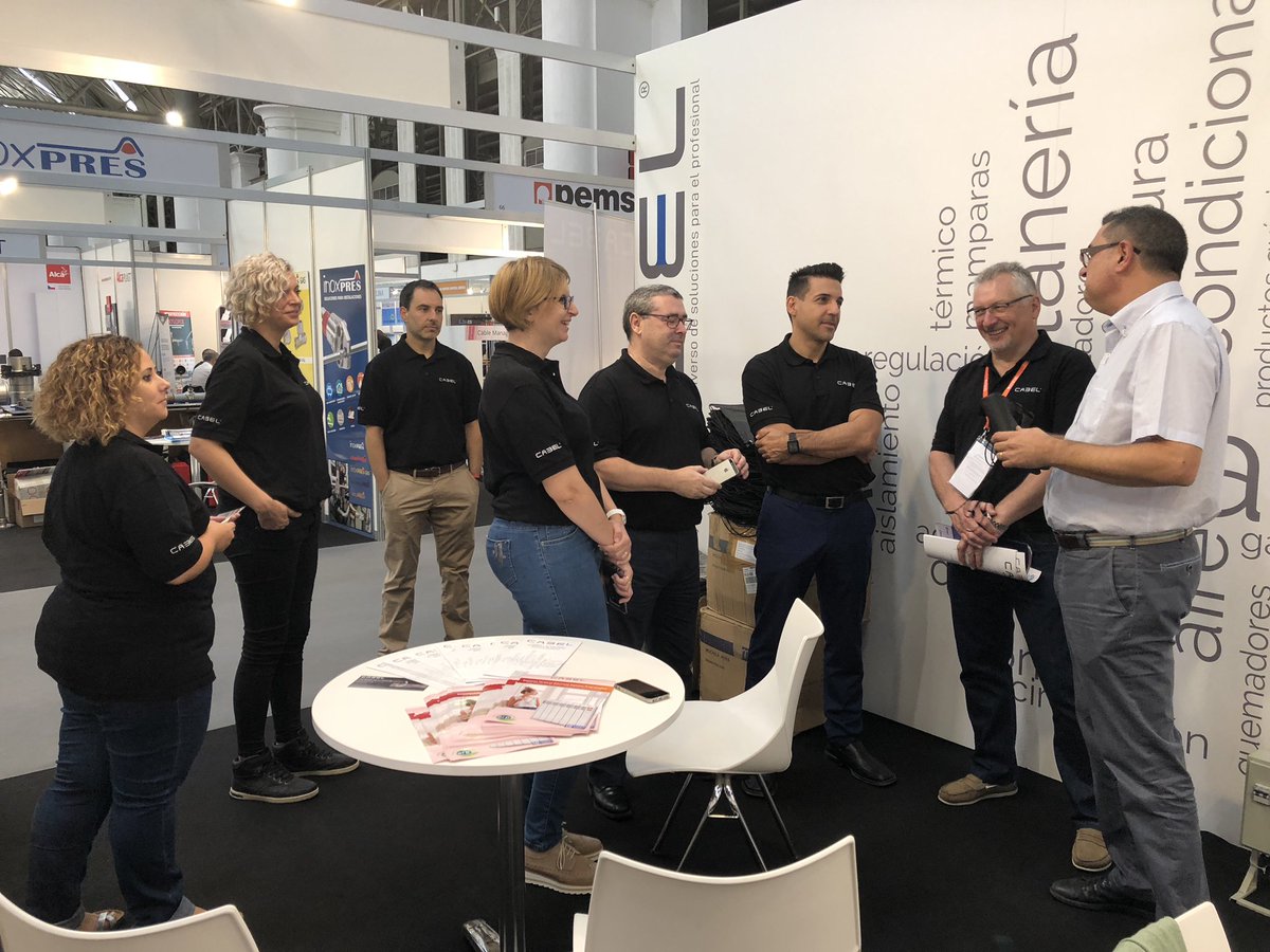 Cabel_es's tweet photo. Seguimos en @efintec compartiendo experiencias @grohe @almagrupo_ https://t.co/MGCMBRlSYr