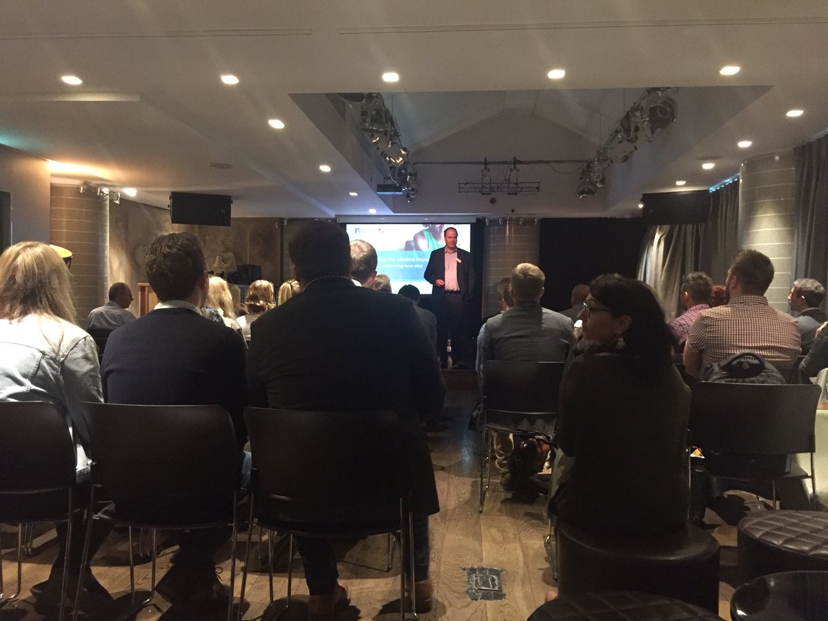 Great to see such a packed out room for our trackers seminar this morning in #London #mrx