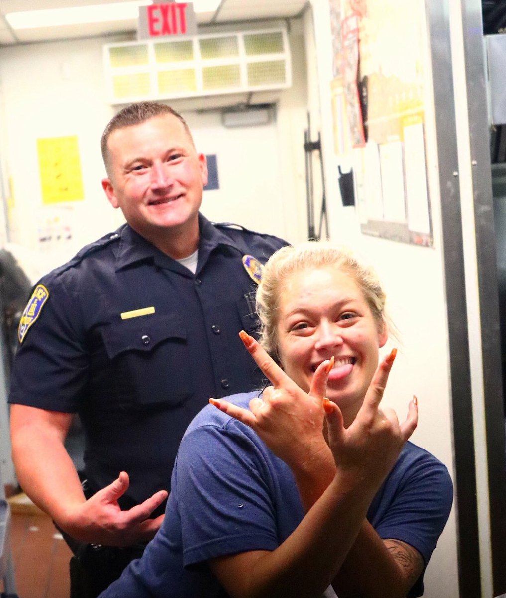stef_stokes's tweet photo. I’m so overwhelmed with #chilisLove I don’t think I can sleep! I just had one of the best shifts ever! With the help of local PD 🚔 we crushed our #StJude Goal, nailed increasing sales and truly lived our #purpose @ChilisJobs @marcosalatorre https://t.co/UbbHrVPuNe