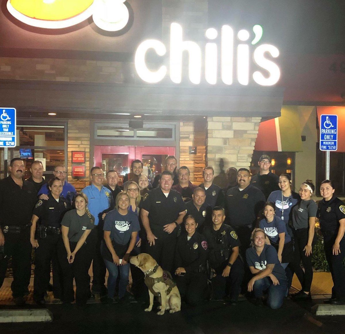 stef_stokes's tweet photo. I’m so overwhelmed with #chilisLove I don’t think I can sleep! I just had one of the best shifts ever! With the help of local PD 🚔 we crushed our #StJude Goal, nailed increasing sales and truly lived our #purpose @ChilisJobs @marcosalatorre https://t.co/UbbHrVPuNe