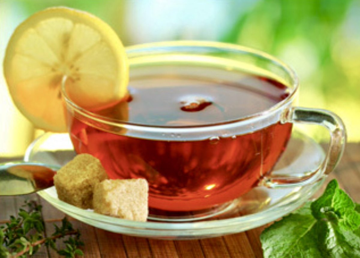 почему в горячем чае кусочек. почему в горячем чае кусочек. презентация на тему чай. чашка с горячим чаем. сахар класть или ложить в чай.