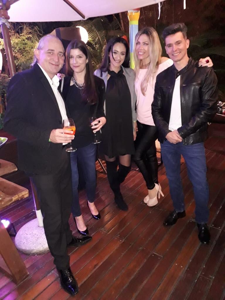 MAGOSINDIENTES's tweet photo. Terminando noche con #Amigos en #HotelMadero #GardenEdition #Terraza #WhiteBar #PuertoMadero https://t.co/YYU0BBcqMS