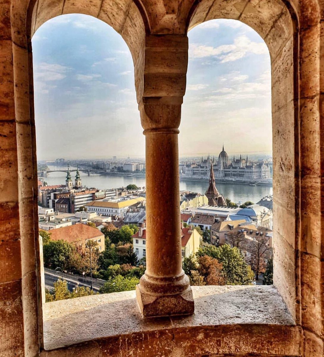 FullMoonHostel's tweet photo. Good morning!😍✨💫  Beautiful panorama from the Buda side in October!😱
•
Photo by maryjkapaprika
#likeforlikes #followforfollowback #budapest #photography #budapest🇭🇺 #hungary #traveller #travel #top #photo #buda #panorama #october #autumn https://t.co/RTYgYDz6iM