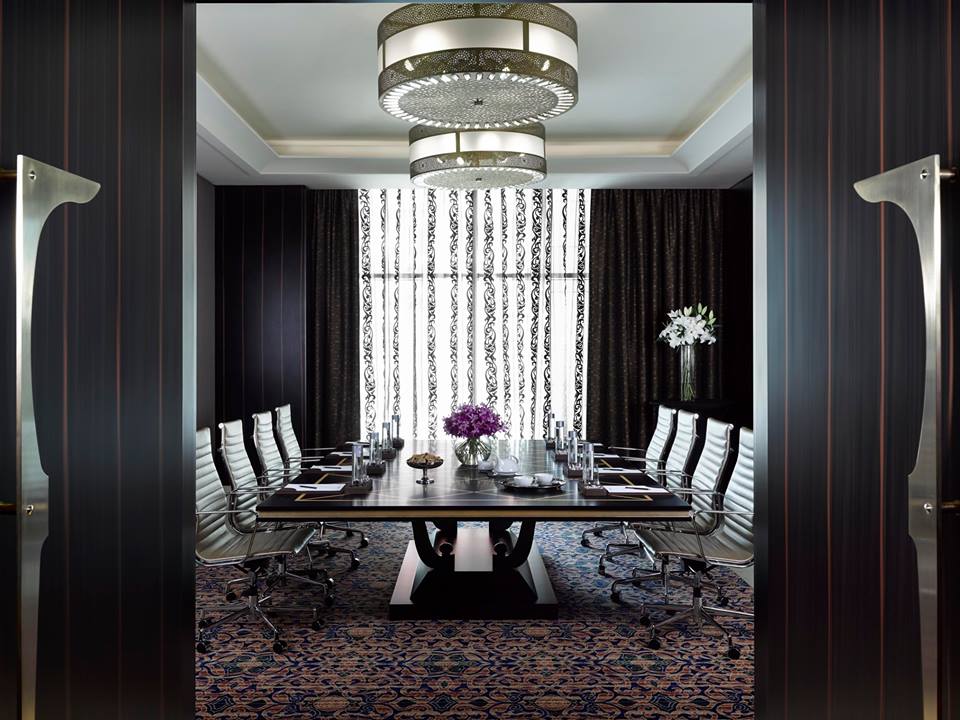 Get your creative juices flowing with a business diner at Dusit Thani Abu Dhabi. <a href="/DusitThaniAD/">Dusit Thani AbuDhabi</a> #abudhabi #dusitthani #hotel #business #meeting #uae