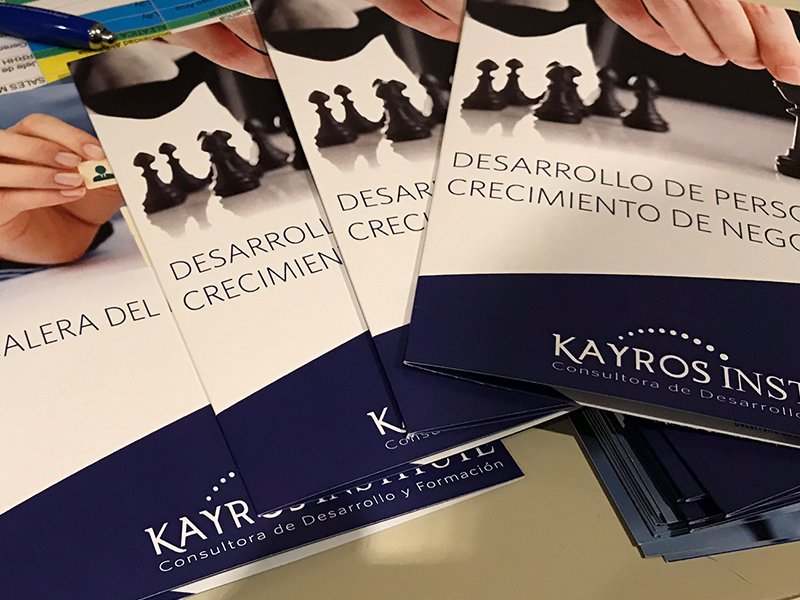 KayrosInstitute's tweet photo. ¡Nos sumergimos en el Entorno #VUCA!
Comenzamos el #workshop “LIDERAR EN ENTORNO VUCA: Cómo crear un #equipo de Alto rendimiento”  con un aforo completo en el Salon Velazquez 1 de @LOFT39 https://t.co/ToGarrFMwn