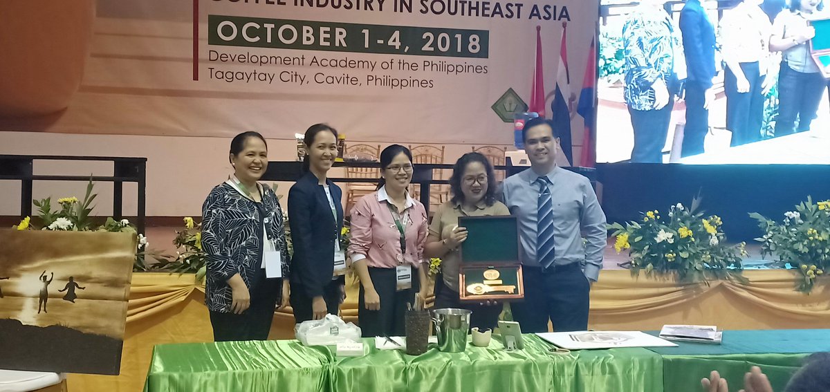 SEACEC1's tweet photo. Plaque of Appreciation to Ms. Ella Hipolito. #SEACEC2018 https://t.co/xkVYxWDukT