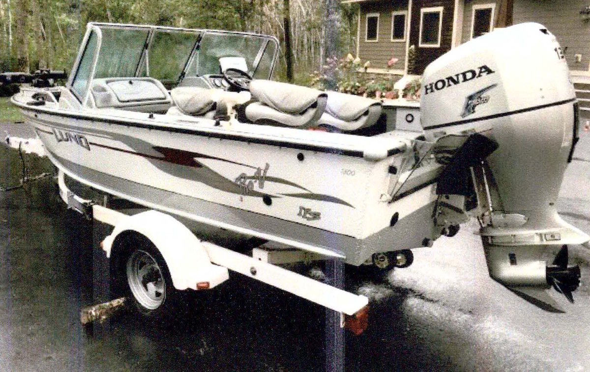 CBSANOR's tweet image. #NotWorthIt Travellers returning through #PigeonRiver backpaddled when they got caught #undervaluing a used boat and trailer. The result? A penalty of 25% on the undervalued portion, which cost the travellers $2,330 instead of $1,211. #IDeclare #BeTruthful #CBSA