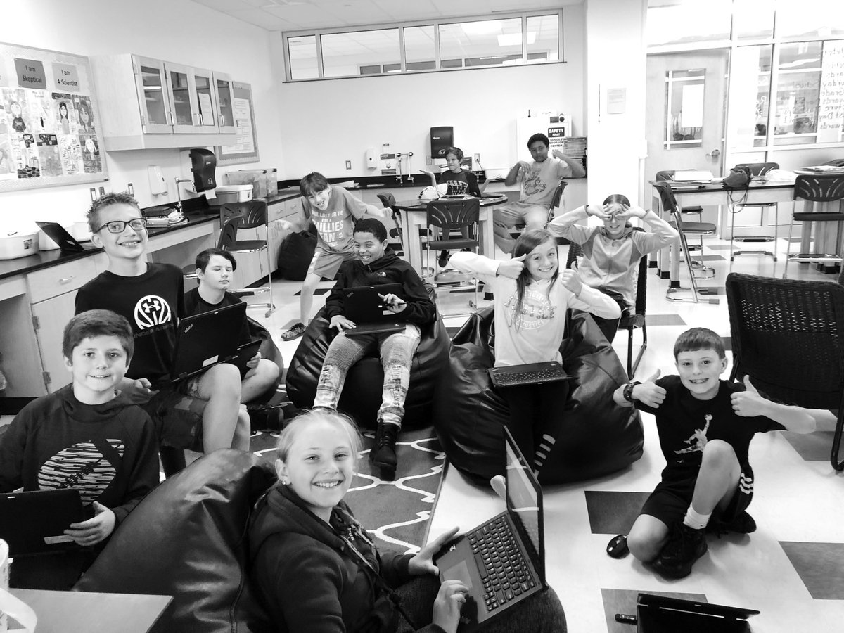 TheChristineRog's tweet photo. As the class walks in,they erupt in cheers and fist pumps. Thank you #kahoots for making reviewing fun! #casdproud #gameon https://t.co/Iz84TePDYp