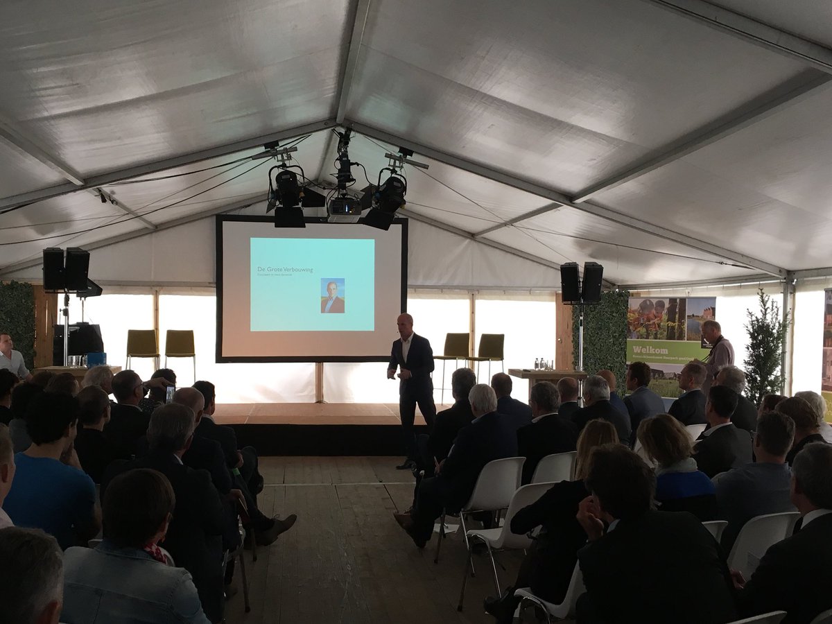 Na rondleiding door wijk terug voor Keynote <a href="/diederiksamsom/">Diederik Samsom</a> #Geerpark gas(t)vrij