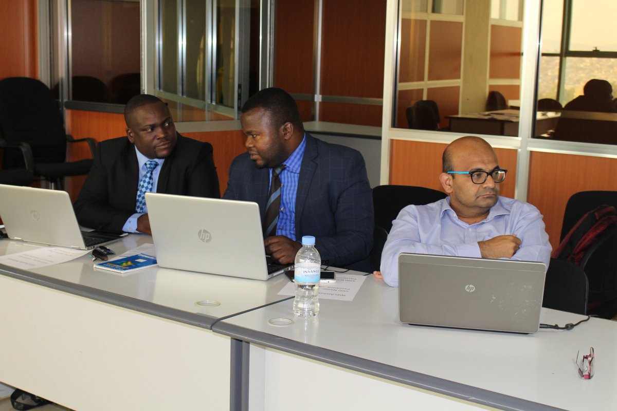 umucyo_gov_rw's tweet photo. E-procurement Specialist Gerase Ngirababyeyi explaned to #MalawiDelegation, the automated procurement steps including #ProcurementPlan, #TenderPublication and #ContractManagement. @RwandaFinance @RWPPA @migarich @RwandaICT @PSF_Rwanda https://t.co/FiU1UZczIU