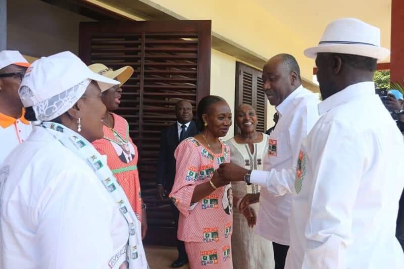 Kandiacamara_Of's tweet image. 🇨🇮ÉLECTIONS - RÉGION DU GRAND PONT/COMMUNE DE #JACQUEVILLE - Le candidat #Rhdp, au conseil régional des Grands ponts, #Gabriel #Yacé reçoit le soutien de la Présidente du RDR, #HenrietteDagriDiabaté, du Premier vice-président Amadou Gon Coulibaly et de la Sg #KandiaCamara.