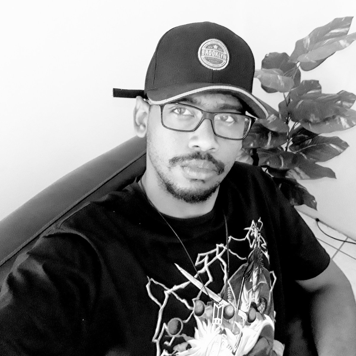 bigode_romero's tweet photo. #NewProfilePic https://t.co/ZjAMM4RynO