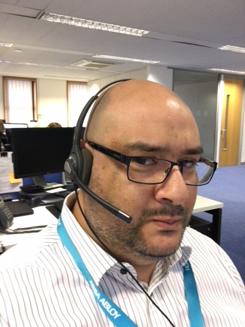 assaabloyent_uk's tweet photo. As it's Customer Service Week, our theme today is Leadership. Throughout the week, our Management Team are out visiting sites with our engineers. The Senior Management Team are also helping out on Helpdesk, like our fabulous Operations Manager Kudret Kahraman! #NCSW18 #assaabloy https://t.co/JXkJQhnB5O