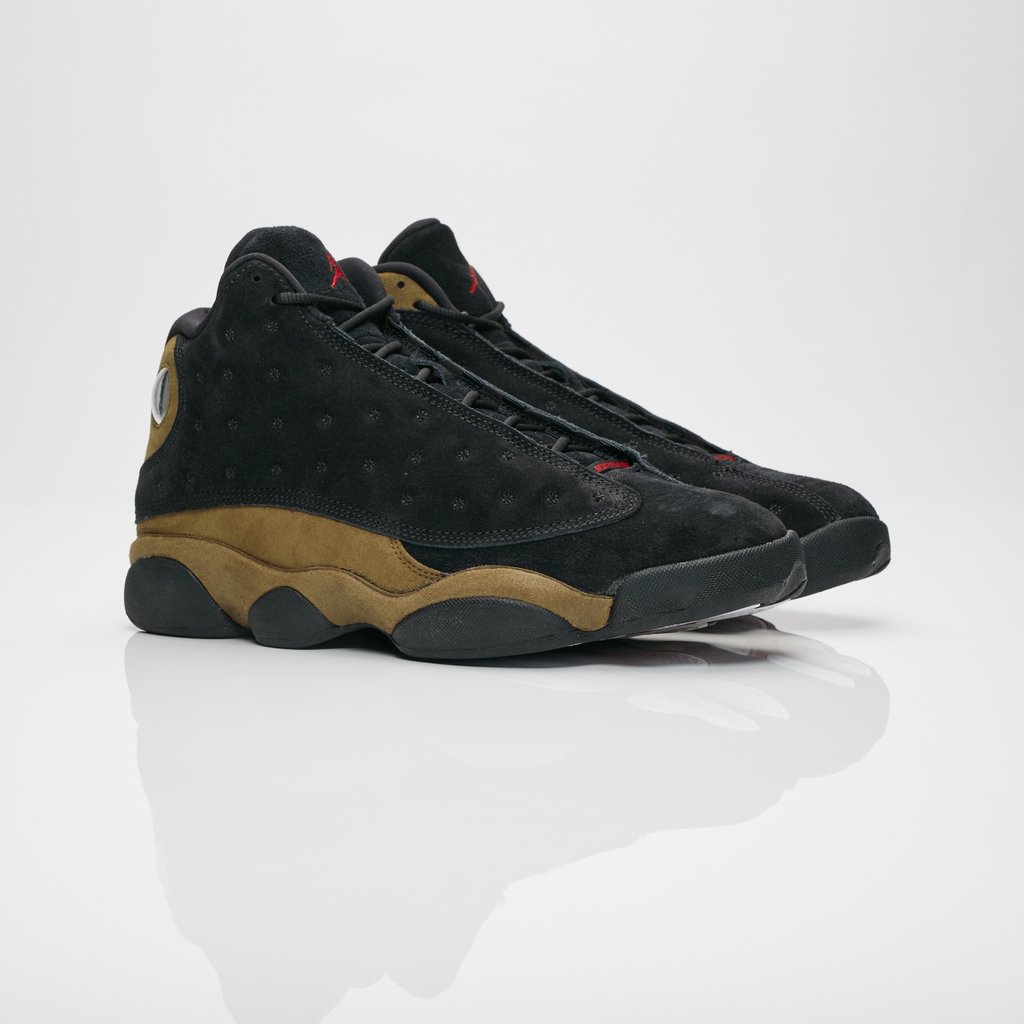 sneakersnstuff's tweet photo. Be like Mike! Find Jordans in your size in our sale. Click the link below. https://t.co/9PFedHsKIz https://t.co/0SvJYjDmlr