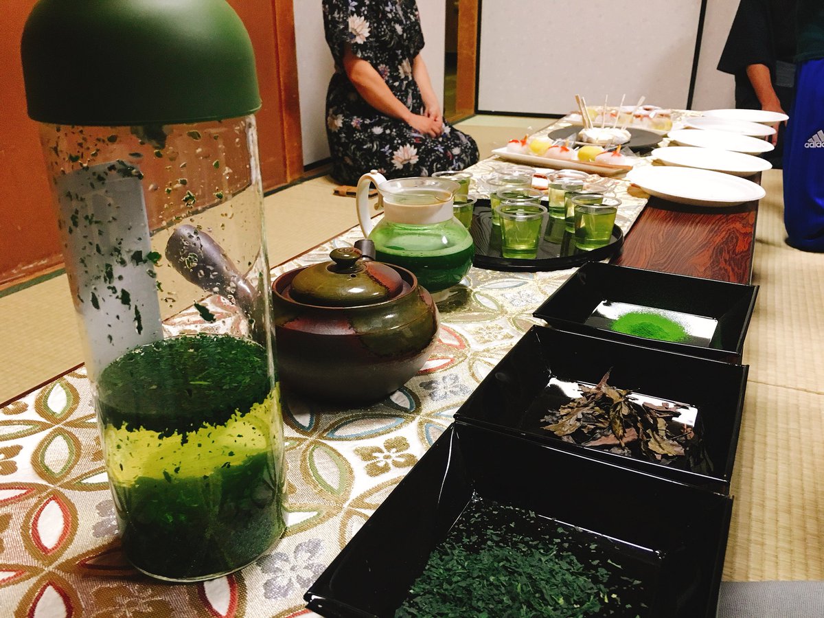 kawai_msk's tweet photo. 〜お茶とヨガと瞑想と〜
ペルーのヨガ講師×Ms.抹茶🍵によるリフレッシュタイム

東海の #swy30 と #swy31 が集まりましたよん🚢
日本の僧侶や武士は修行や戦の前に茶を飲み精神を落ち着かせていたとか https://t.co/ElWMFsrENw