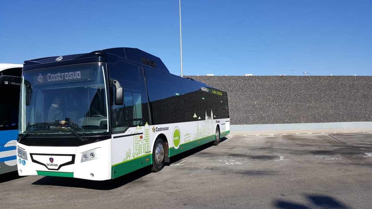 GrupoCastrosua's tweet photo. El Magnus.Hybrid Scania Castrosua está hoy presente en la jornada técnica que tiene lugar en el Centro de Operaciones de Sanchinarro de la @EMTmadrid dentro del marco del I #SIMPOSIO_AyA2018
#MagnusH #Transporte #Movilidad https://t.co/wzPYRmIQt8