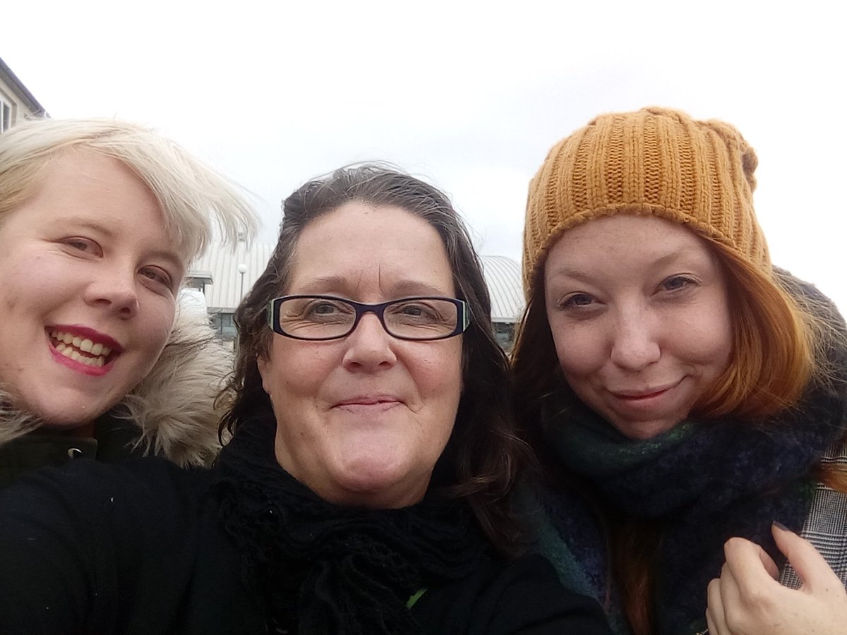 CallyDay's tweet image. The gang back together again. Miss these reprobates! @midgley_summer @themetaleast #students #buddies #differentpaths