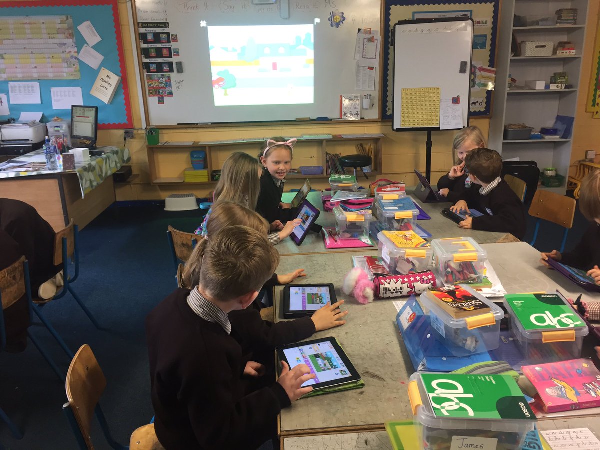 ScoilIde's tweet image. Ms O’ Shea’s 2nd class are enjoying scratch junior on iPads this morning. #scratchmit #futurecoders