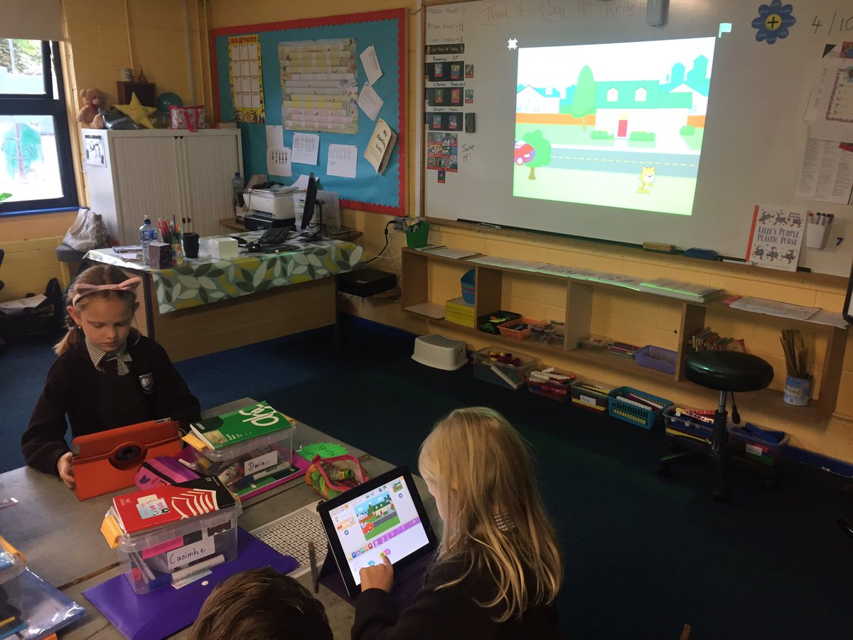 ScoilIde's tweet image. Ms O’ Shea’s 2nd class are enjoying scratch junior on iPads this morning. #scratchmit #futurecoders