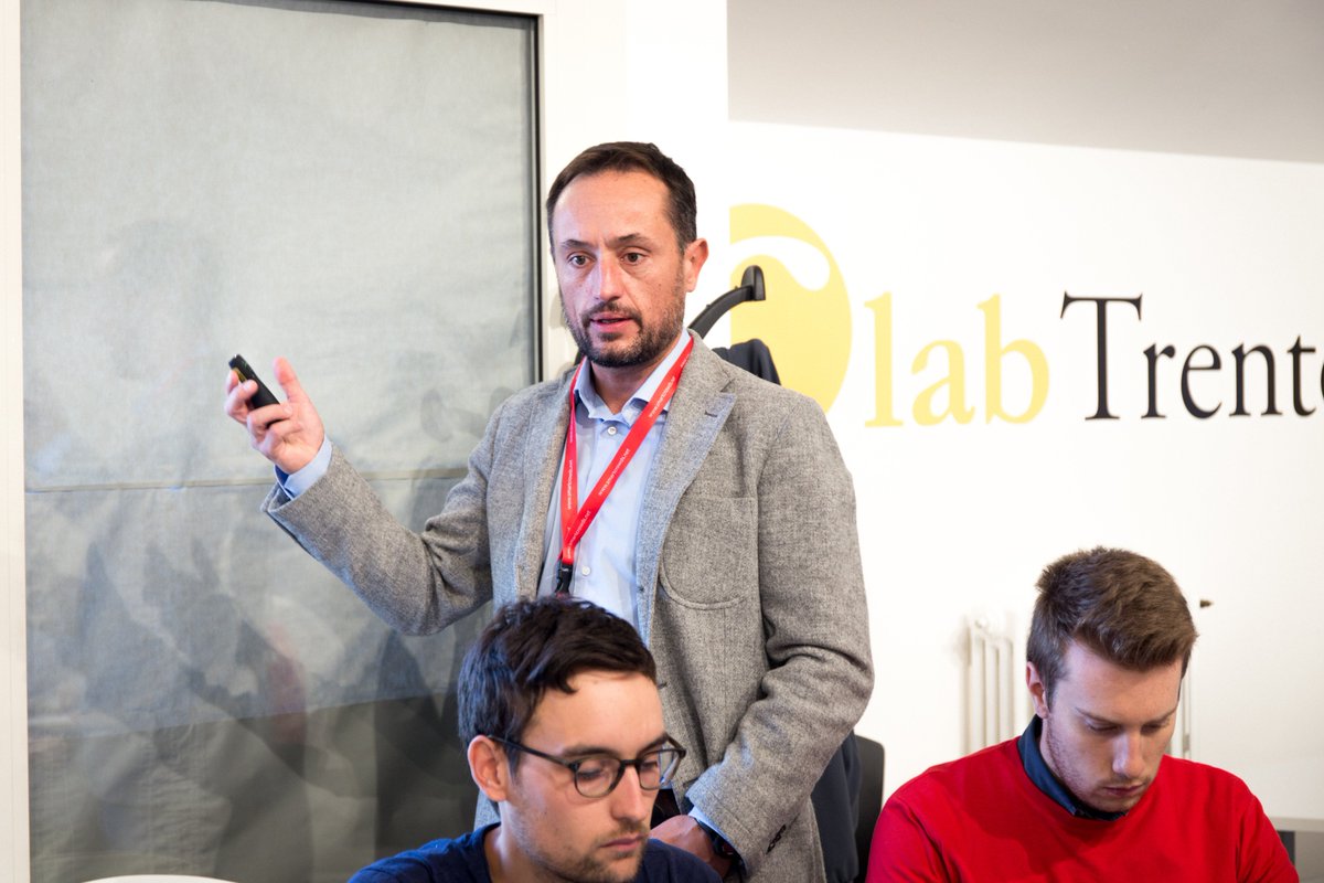 HIT_trentino's tweet photo. Come migliorare la user experience di un prodotto con studenti e professionisti del Service Design #UXChallange18 work-in-progress, resta con noi! 
#designsprint #interactiondesign #smartcrowds #Trento https://t.co/1Za1DDikdF