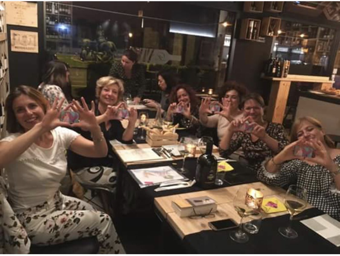 FallingGroup's tweet image. Non avevamo dubbi. “La storia di Àsta” ha raccolto consensi unanimi nell’incontro del #FallingBook di ieri e passa direttamente in finale. Sempre splendide queste serate