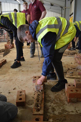 LCHSed's tweet photo. @LCHSed #Constructionweek2018 @LincsShowground a fantastic
opportunity to learn about the construction industry. Thank you @EBP_UK for the invite! ποΈ https://t.co/5oiMiy6XVb