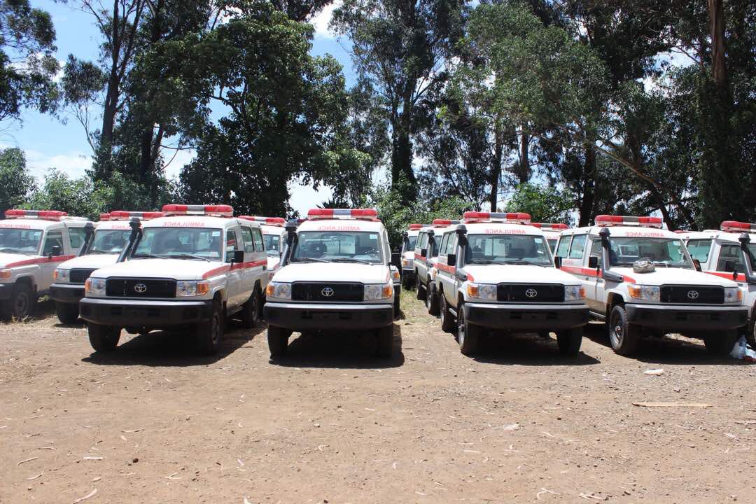 amirabiy's tweet photo. The @FMoHealth has started handing over additional 257 ambulances to regional health bureaus today. Total of 1,153 ambulances distributed to regions over the past year alone.  The Government of #Ethiopia is committed to end preventable maternal &amp; child deaths as set out in #SDGs. https://t.co/lvhqUUK4cv