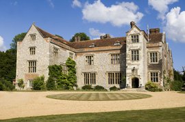 Could you be the new CEO of Chawton House? Find out more here:
bit.ly/2QwP0cf
