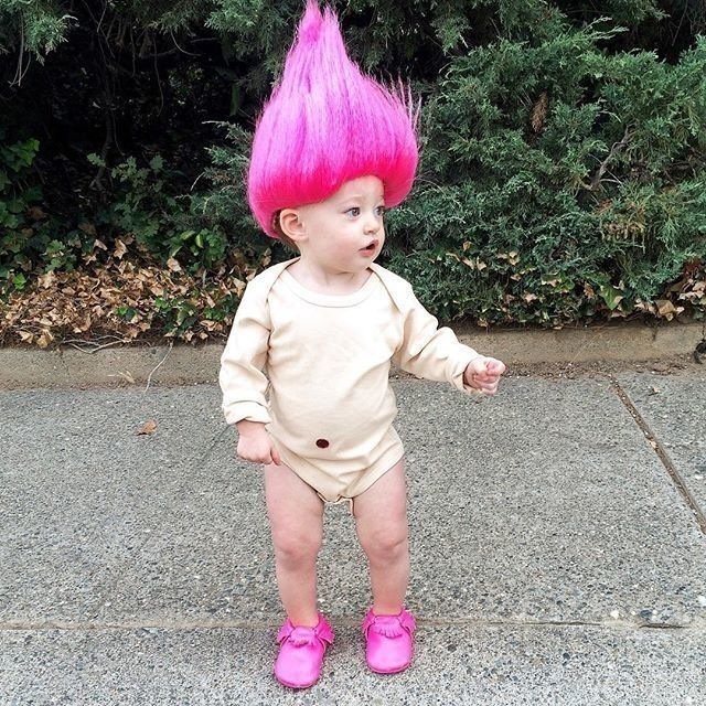 BabyCareMag's tweet image. It’s Princess Poppy! Who doesn’t love a little troll on Halloween?🎃 This costume is perfect with its little pink shoes and troll wig! For more costume ideas head over to the link in bio. #babycaremag #princesspoppy #trollhalloween #halloweencostume
📷… ift.tt/2zSj9NI
