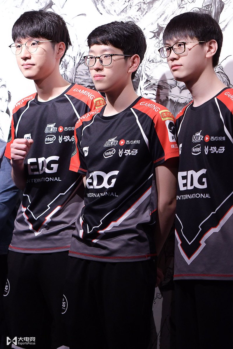 eSportsFocusCN's tweet photo. #EDG Fanmeeting https://t.co/t7UFgAprXC