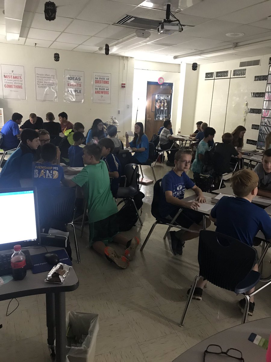 FrenshipMS's tweet photo. Mrs. Dixon and Mrs. Massey are having their students debate the #atomicbombs. The teachers enjoy getting the chance to mix their classes up and have them collaborate with other students! #fmselar https://t.co/AxJXpgpuvW