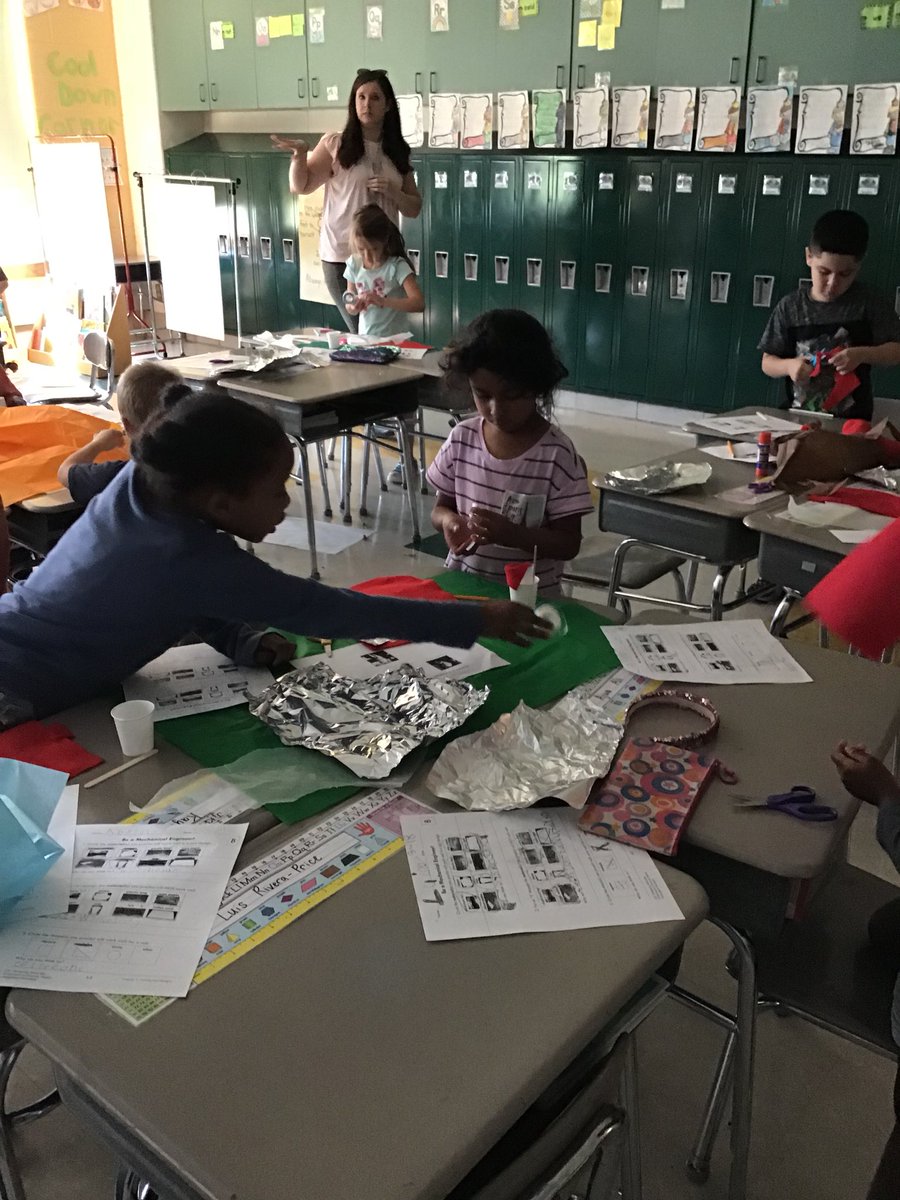 Mrs_PottsG14's tweet photo. These leaders used their mechanical engineering skills to create, test, and modify sails! #leaderinme #LeadershipLivesHere #colonialsd #sousharks #powerofwecsd @sousharkscsd https://t.co/DBsQ7iiDkZ
