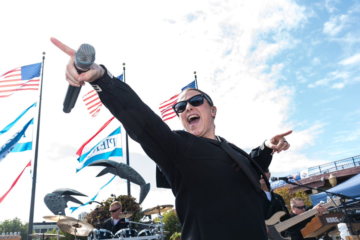 FleetWeekSF's tweet photo. How we feel about another day of #FleetWeekSF! Download the official #FleetWeekApp to catch all the events we have going on today! Picture featuring Musician Second Class Rachel Vennel from Navy Band Southwest - The Destroyers!
#NavyBandSouthWest #Pier39
๐ธ: @thealmightyqueen https://t.co/N0eUCOCF8Y