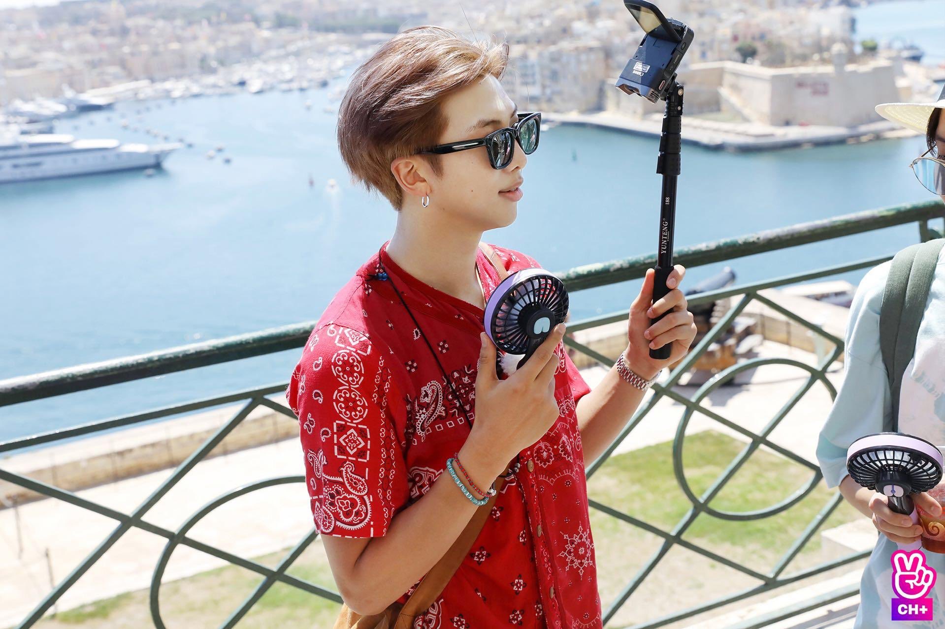 BTS Channel+ on X: [BTS V OFFICIAL] - BON VOYAGE 3 - Epi.3 Behind the  scene [34] t.coYV13GchZL0  X