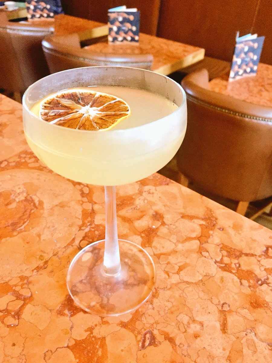 flora_muirhead's tweet image. When life gives you lemons make a #BeeKnees