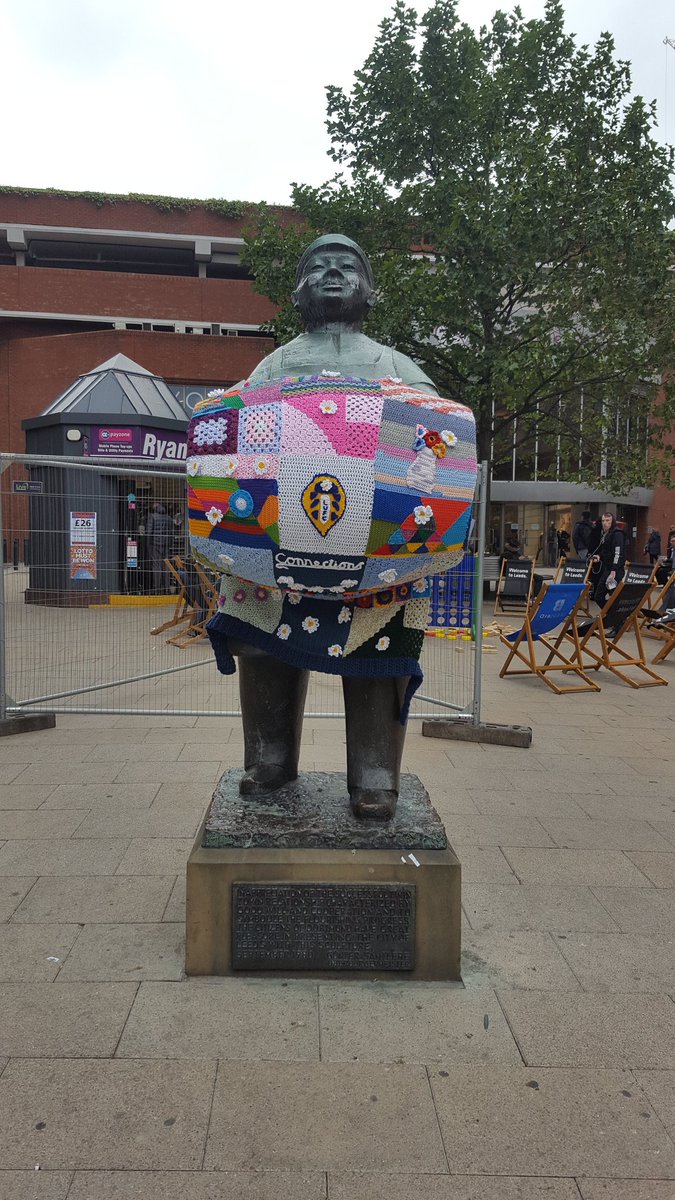 debbiecoope's tweet photo. Knitting Communities Together.
We've been busy yarn bombing for @LoveArtsLeeds @stjohnsleeds @ArtsMindsLeeds #thebarrelman #yarnbombing
Love Arts Festival launches Today, 4-6pm! https://t.co/mlchmreaFg