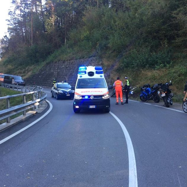 PLGiudicarie's tweet photo. #sinistro #stradale #SS421 #VVF #Dorsino #TrentinoEmergenza #elisoccorso @dpcpat1 e @PLGiudicarie sul posto https://t.co/t9kEr2yi6q