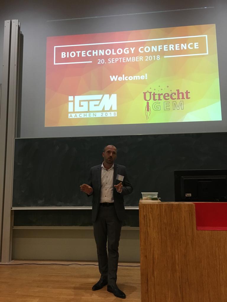 iGEM_Utrecht's tweet photo. In the spirit of the iGEM competition, we engaged in a collaboration with @iGEMAachen, resulting in the iGEM Biotechnology Conference. Visitors from different cities and countries learned how new innovations could benefit society. https://t.co/Xzg3sJ206b