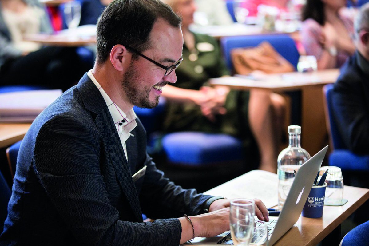 9-5 – no longer a way to make a #living? @stepgerschewski of <a href="/HenleyBSchool/">Henley Business School</a> talks us through how the #sidehustle is set to disrupt the #working world. ow.ly/UkGf30m5VsN