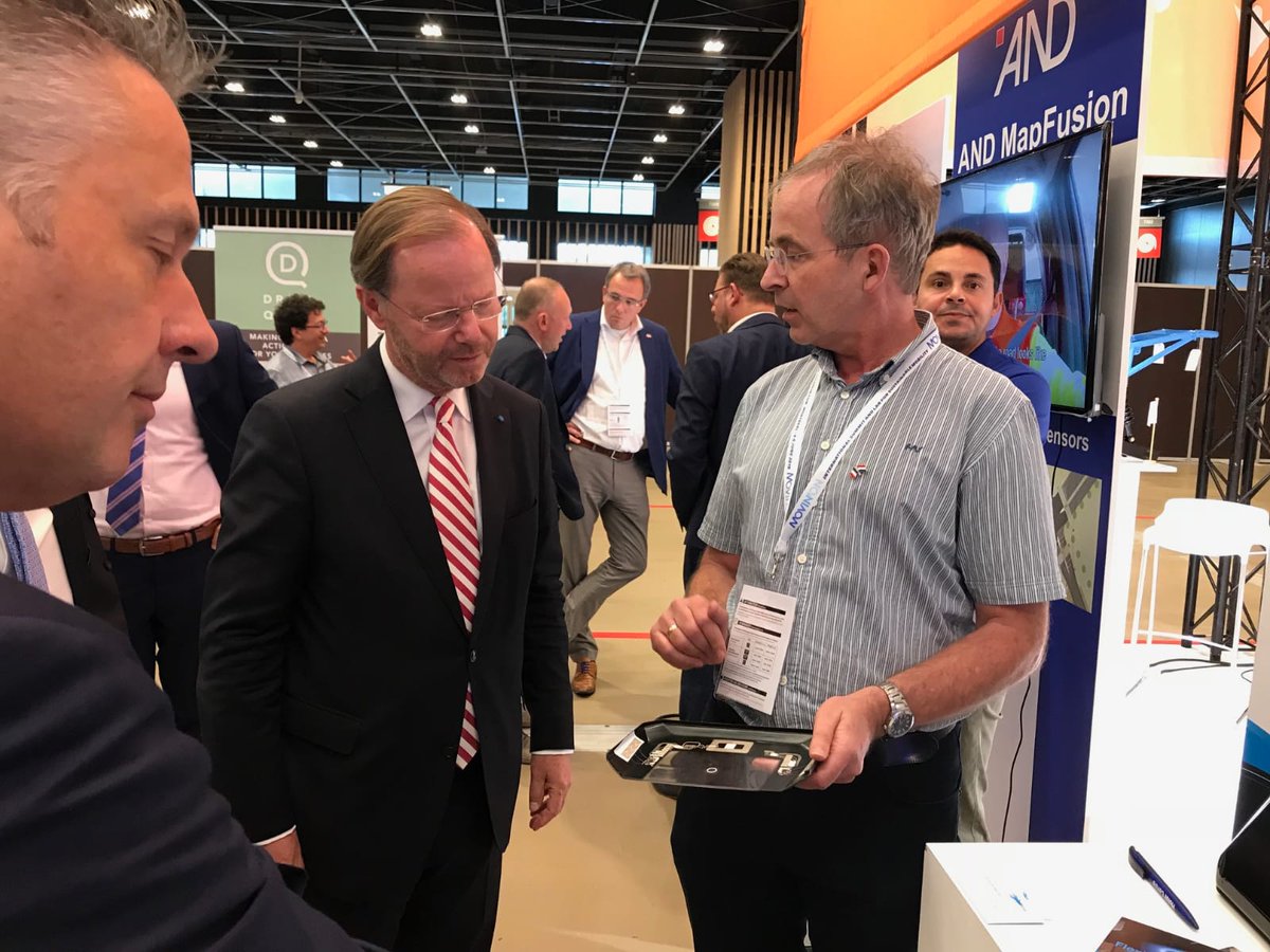 Ambassador De Gooijer visits Holst Centre at Mondial Paris Auto Show