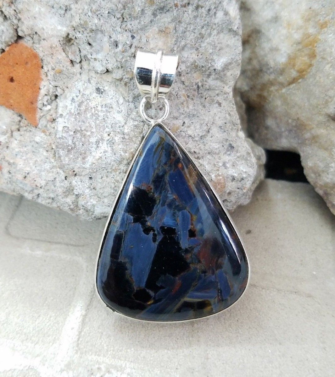 Pietersite Pendant 92.5% Sterling Silver Triangle Stone Pendant Bohemian Jewelry
Buy At
ebay.com.au/itm/2831939027…

#pietersitependant #925sterlingsilver #trianglependant #bohemianjewelry #gemstone #handmade #tribaljewelry #bohojewelry #pietersitehandmadependant  #pietersitejewelry