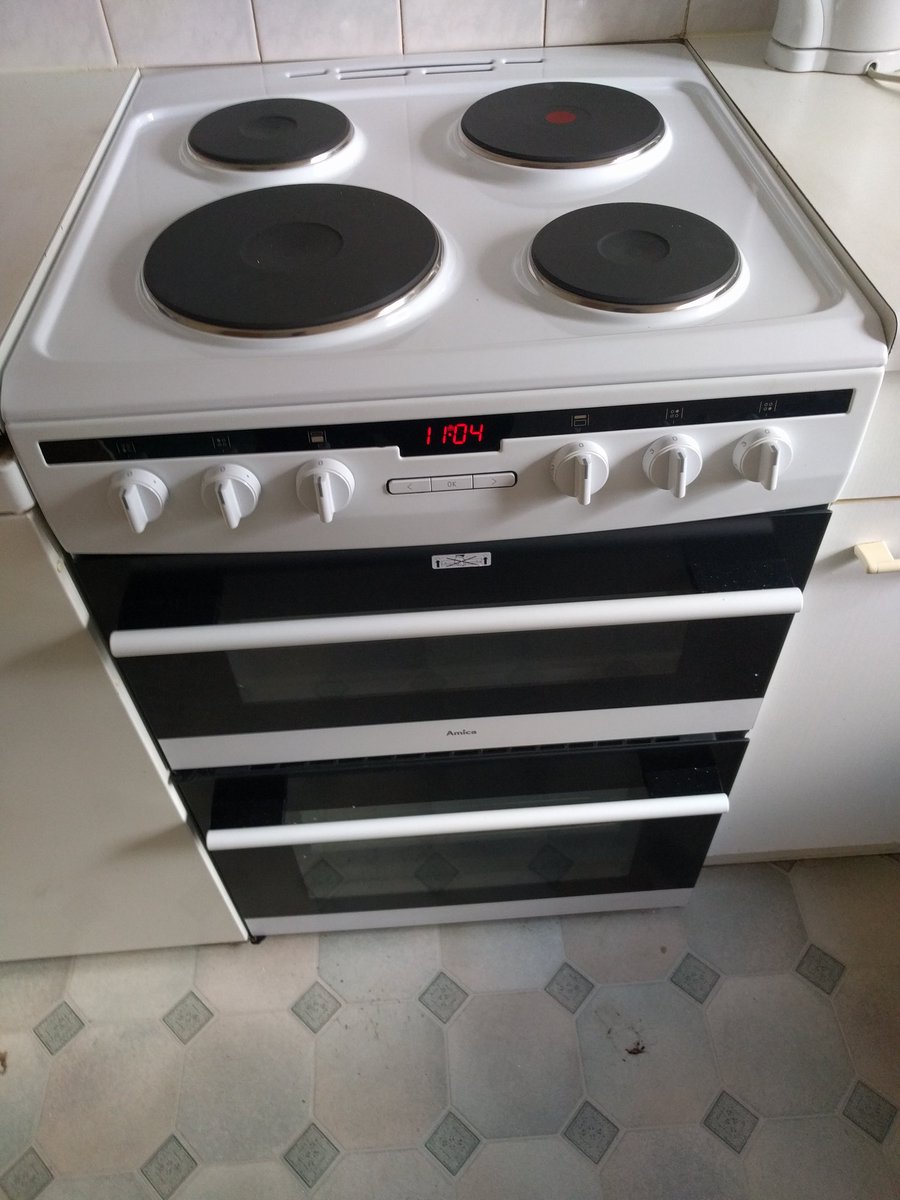 mk_dart's tweet image. Supplied, installed and removed old cooker in Buckingham today. What a difference. #mkdart #localbusiness #miltonkeynes #Buckinghamshire